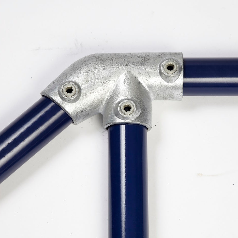 T-stykke m/justerbar nedadgåënde bøjning (30°-45°) | galvaniseret rørfitting type 325 | Kee Klamp | pipe clamps | Erik Larsen & Søn