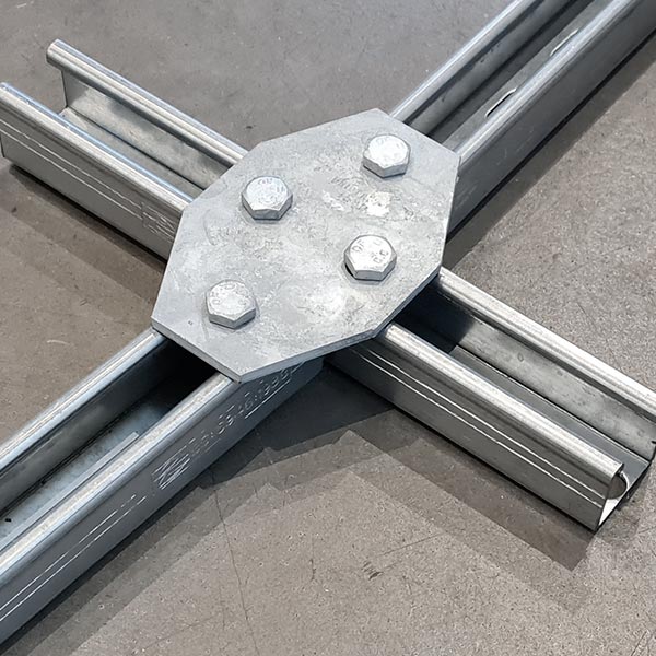 P1580 - Planbeslag | Unistrut | Beslag til skinnesystemer | Foto 3