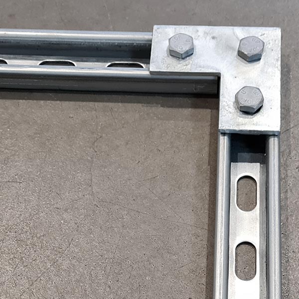 P1036 - L-planbeslag | Unistrut | Beslag til skinnesystemer | Foto 3