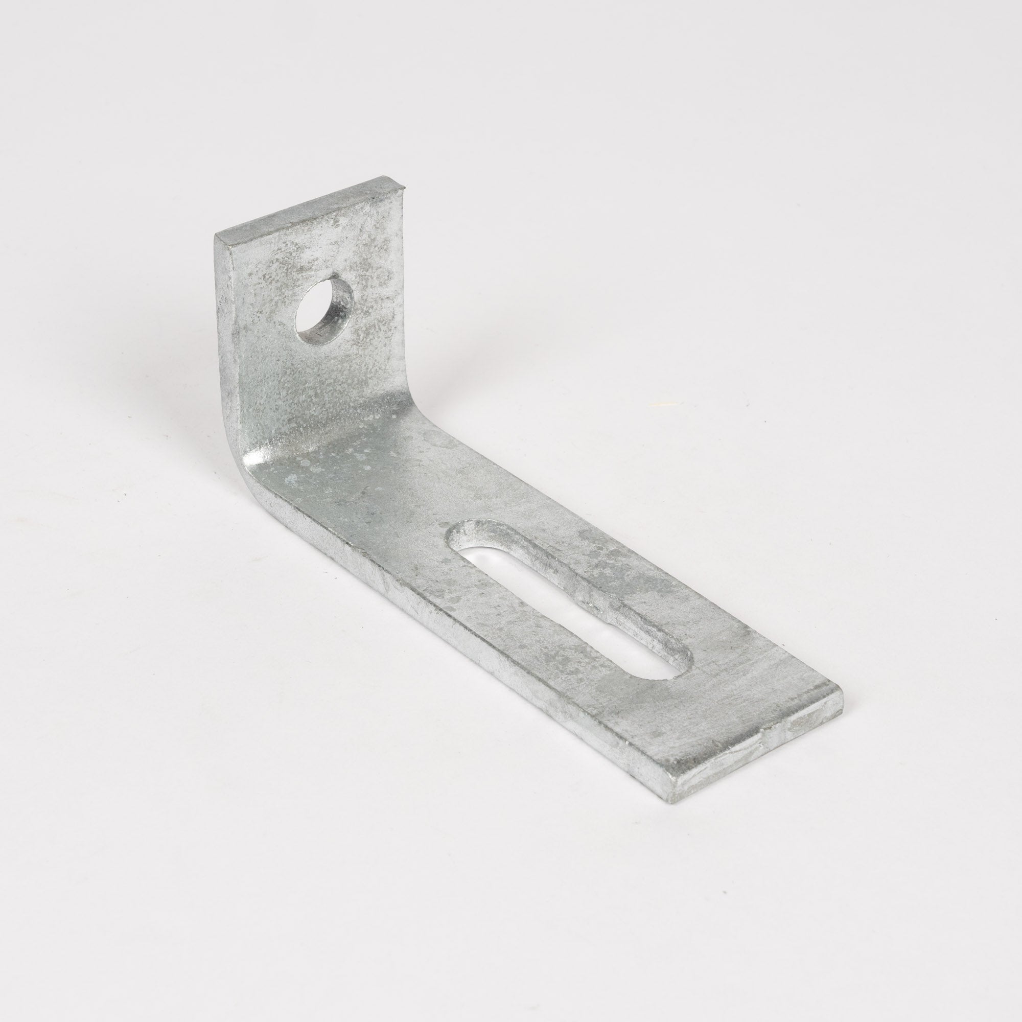 P1498 - Vinkelbeslag med slidshul 90 gr. | Erik Larsen & Søn | Beslag til skinnesystemer | Foto 2