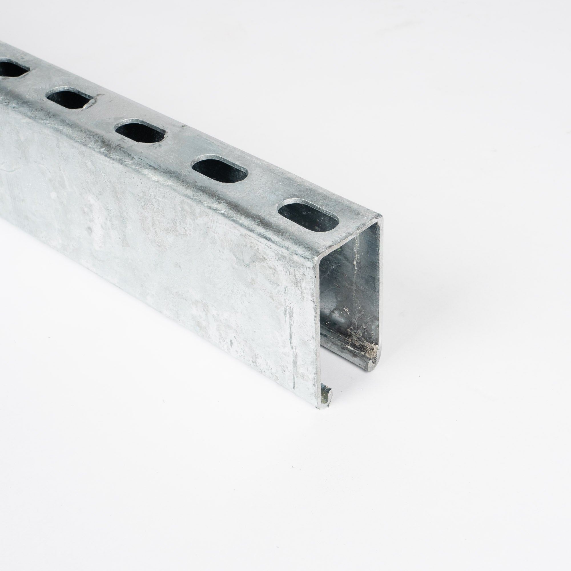 P5000 - Montageskinne m/u huller  (41x83x2,5 mm) | Unistrut | Profiler | Foto 3